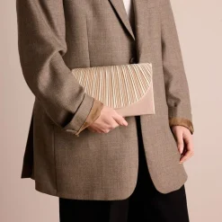 Manfield Beige clutch met gouden glitters^ Clutches