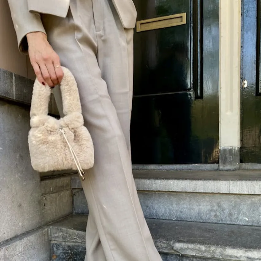 Manfield Beige fake fur mini handtas^ Handtassen