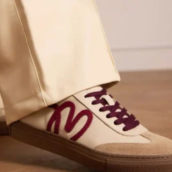 Manfield Beige leren sneakers met burgundy details^DAMES Sneakers