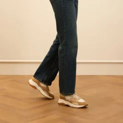 Manfield Beige leren sneakers met witte details^DAMES Sneakers