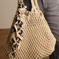 Manfield Beige sjaaltje met zwarte M details^ Sjaals