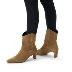 Manfield Beige suède enkellaarsjes met hak^DAMES Enkellaarsjes