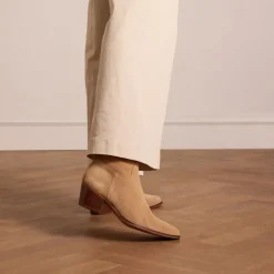 Manfield Beige suède enkellaarsjes met hak^DAMES Enkellaarsjes