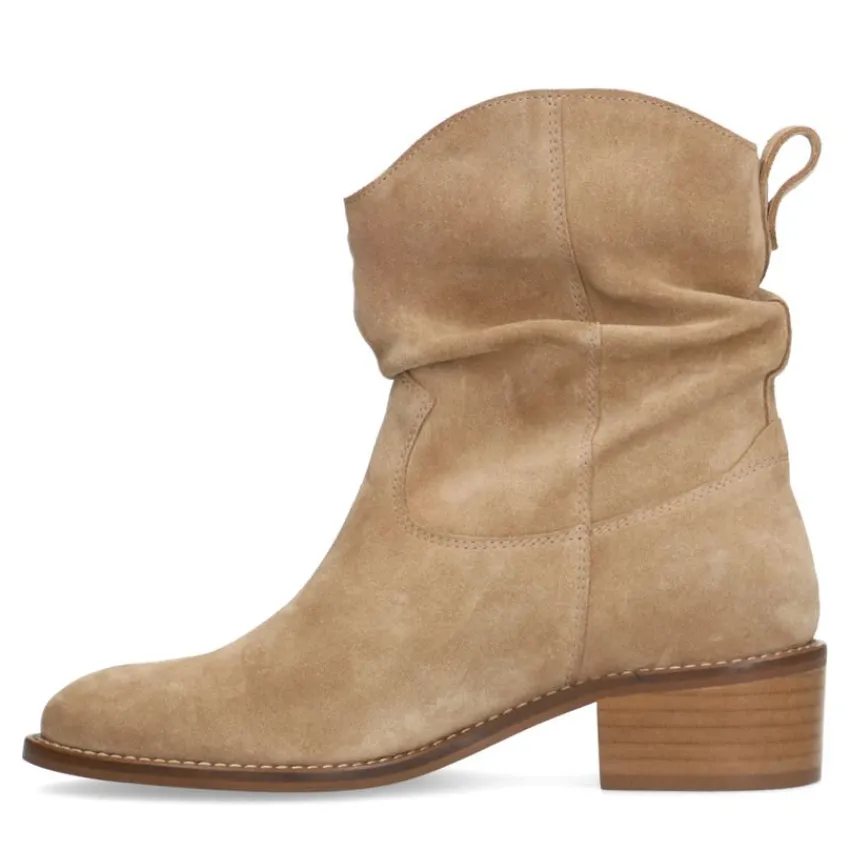 Manfield Beige suède enkellaarsjes met hak^DAMES Enkellaarsjes