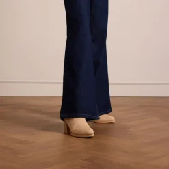 No Stress Beige suède enkellaarsjes met hak^DAMES Enkellaarsjes