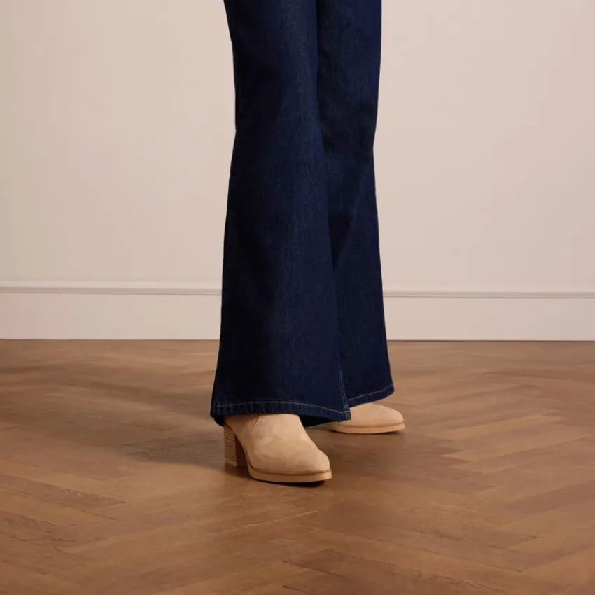 No Stress Beige suède enkellaarsjes met hak^DAMES Enkellaarsjes