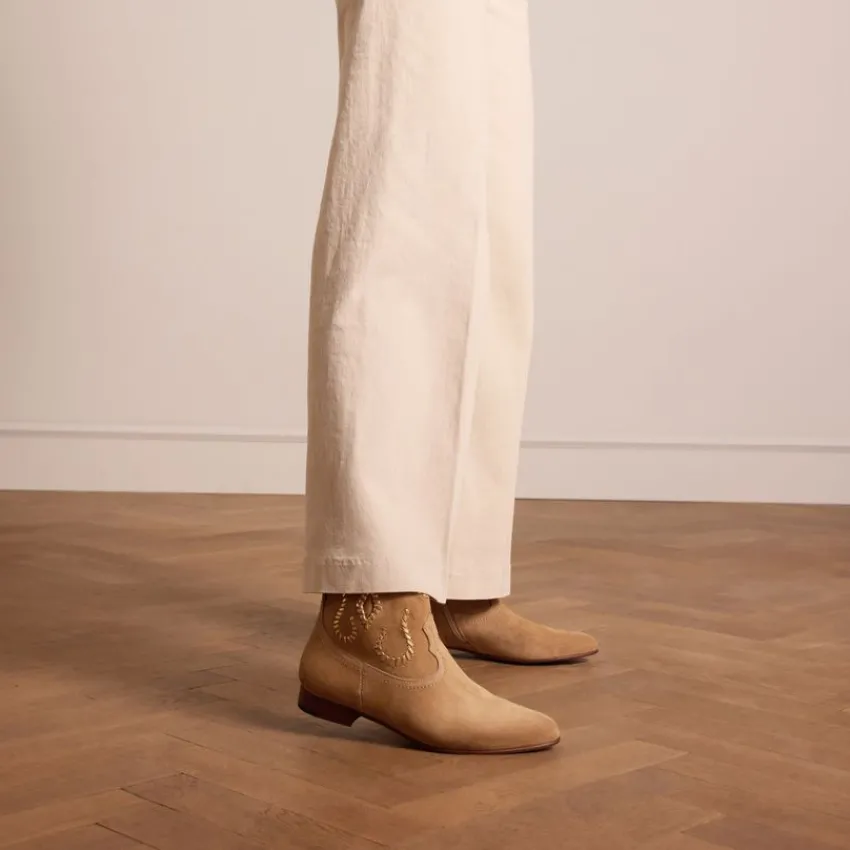 Manfield Beige suède enkellaarsjes met gouden details^DAMES Enkellaarsjes