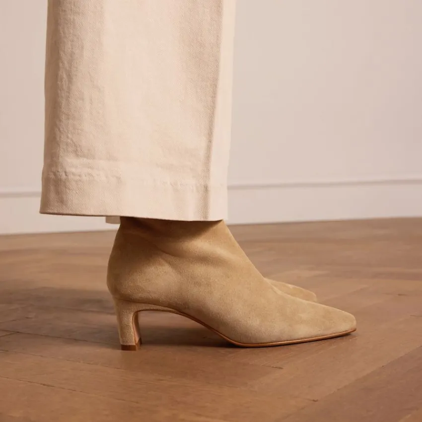 Manfield Beige suède enkellaarsjes met hak^DAMES Enkellaarsjes