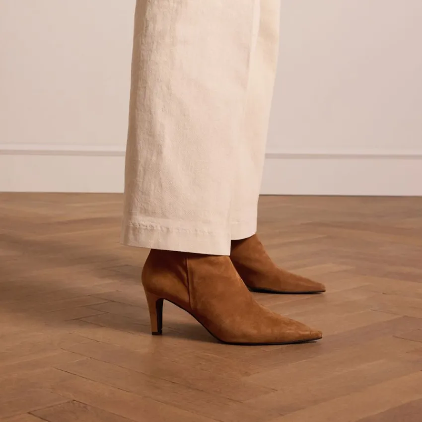 Manfield Beige suède enkellaarsjes met hak^DAMES Enkellaarsjes