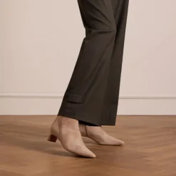 Manfield Beige suède enkellaarsjes met hak^DAMES Enkellaarsjes