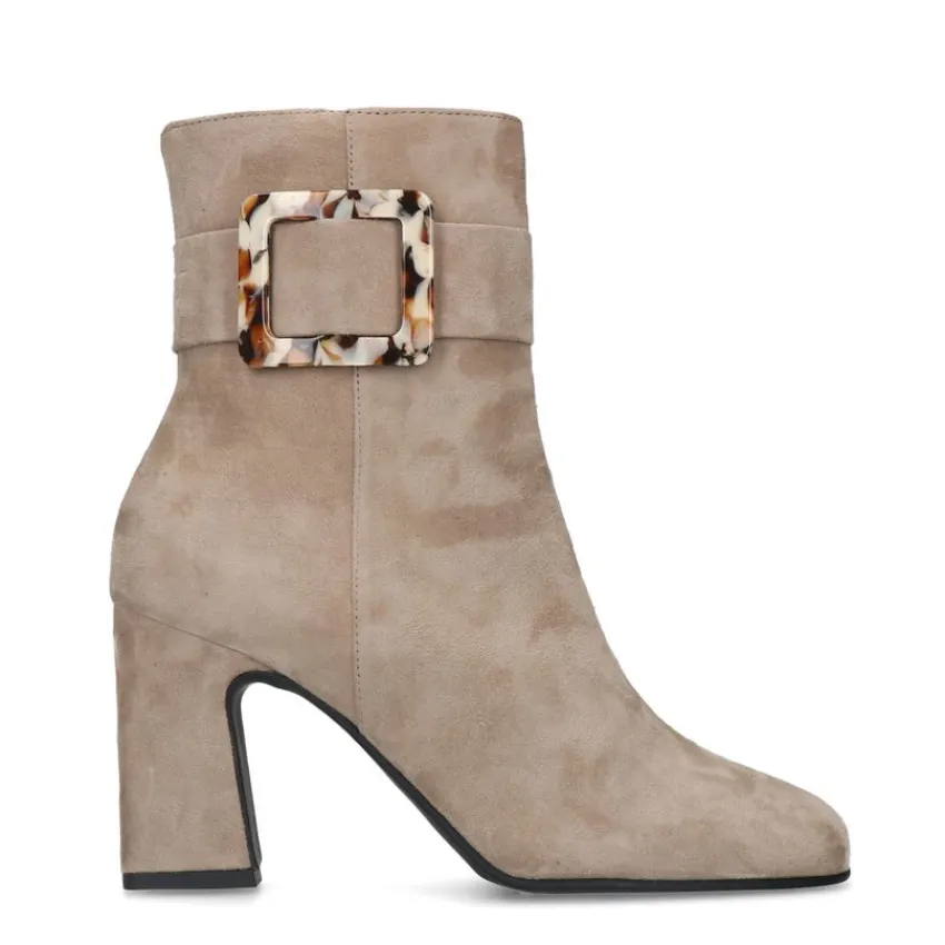 Manfield Beige suède enkellaarsjes met gesp^DAMES Enkellaarsjes