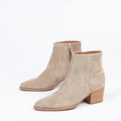 Manfield Beige suède lage cowboy laarzen^DAMES Enkellaarsjes
