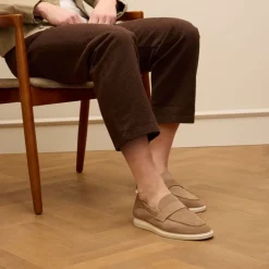 Manfield Beige suède loafers^Heren Loafers