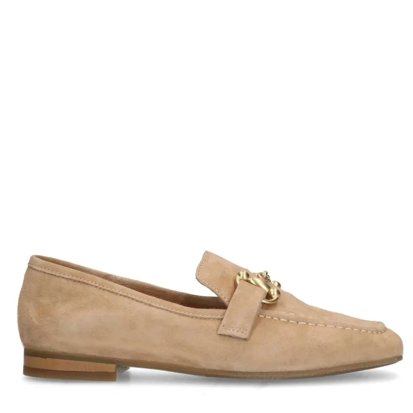 Manfield Beige suède loafers met goudkleurig detail^DAMES Loafers