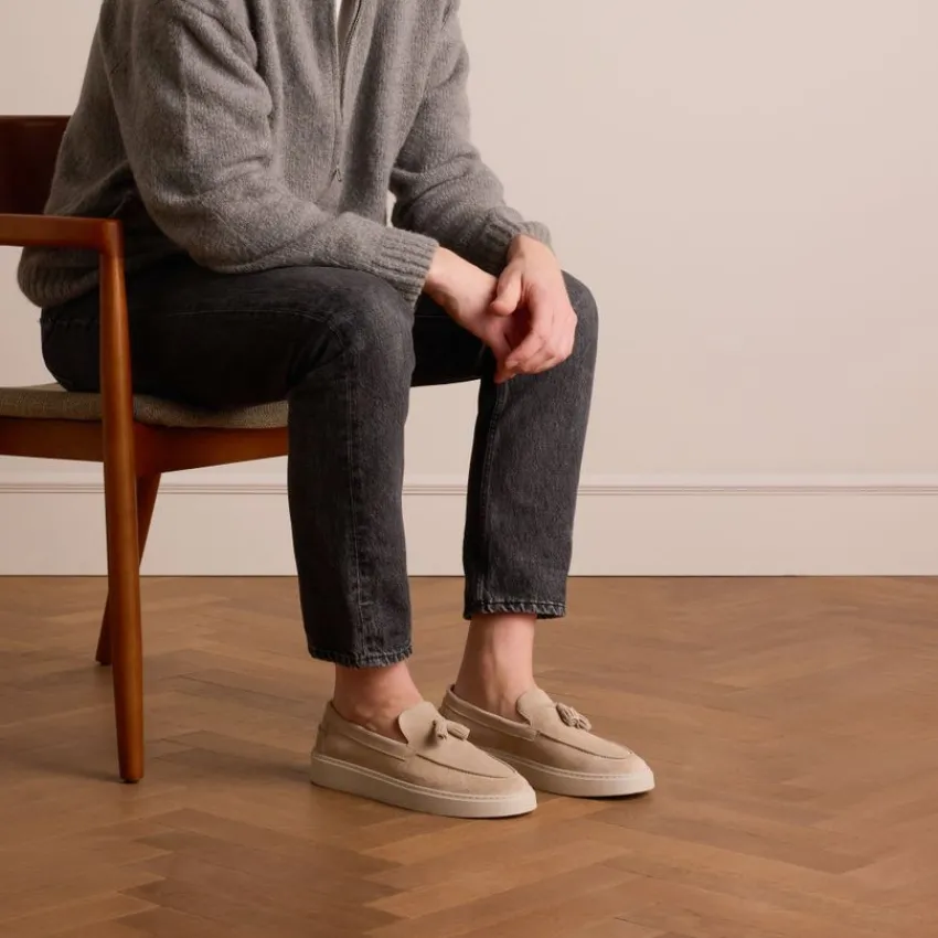 Manfield Beige suède loafers met kwastjes^Heren Loafers