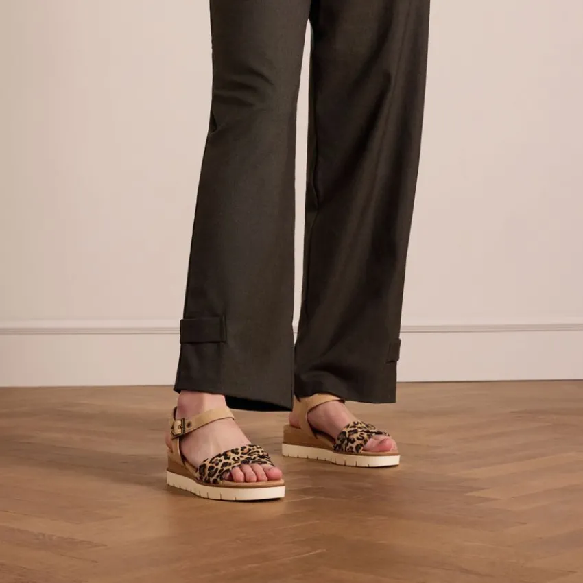 No Stress Beige suède sandalen met leopard details^DAMES Sandalen