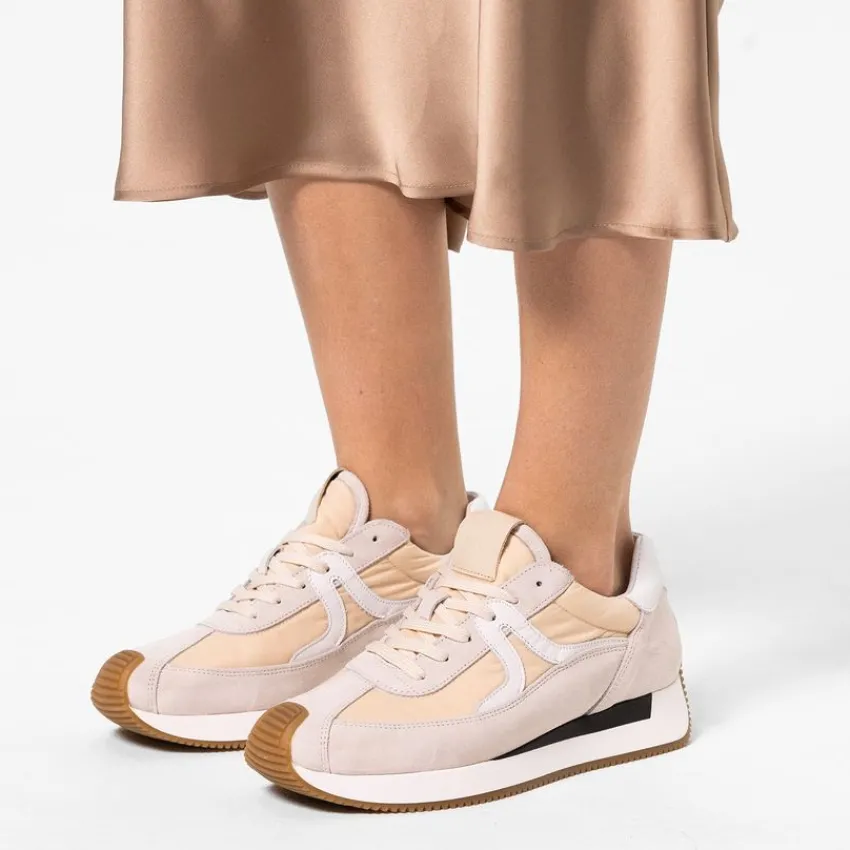 Manfield Beige suède sneaker met leren details^DAMES Sneakers