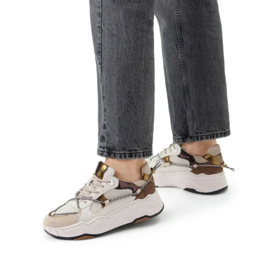 Manfield Beige suède sneakers met details^DAMES Sneakers