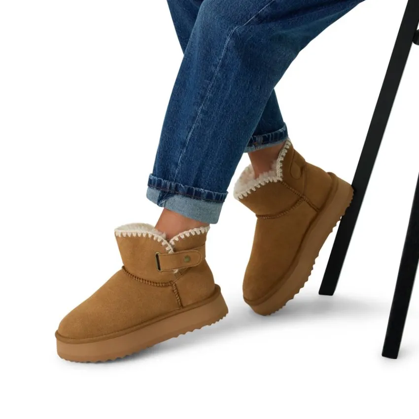 Manfield Beige suède snowboots met wol^DAMES Enkellaarsjes