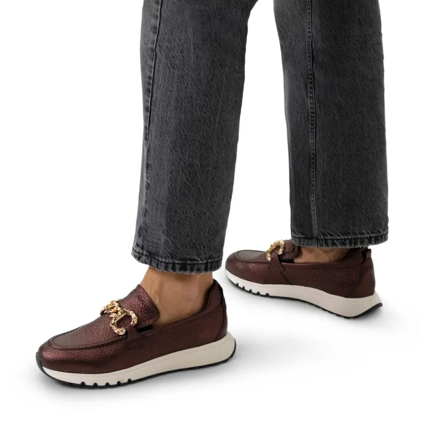 Manfield Bronzen leren loafers met goudkleurige chain^DAMES Loafers