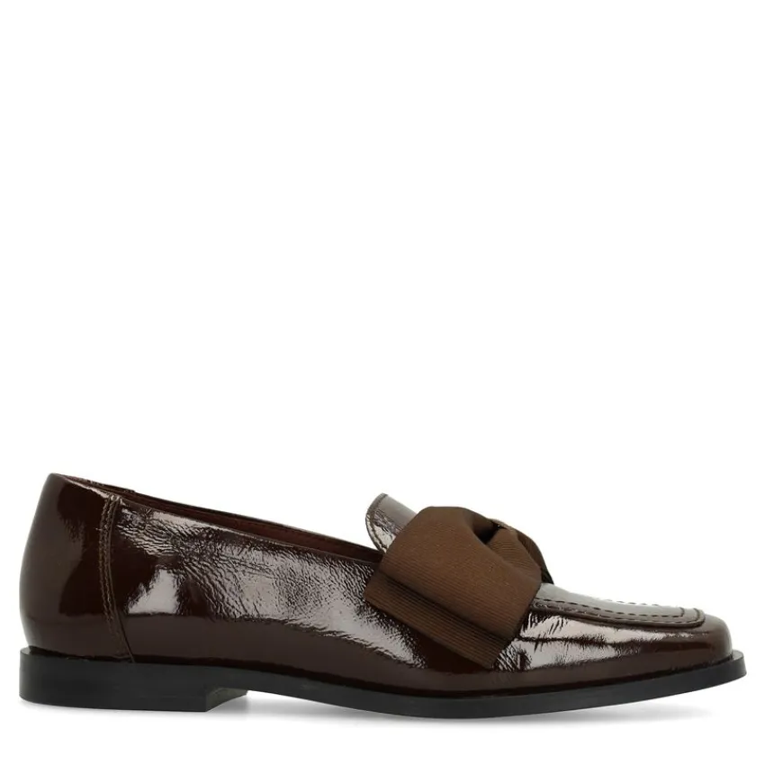 Manfield Bruine lakleren loafers met strik^DAMES Loafers