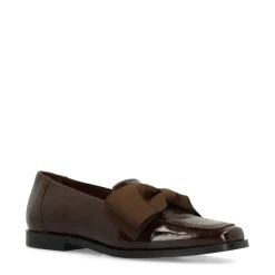 Manfield Bruine lakleren loafers met strik^DAMES Loafers