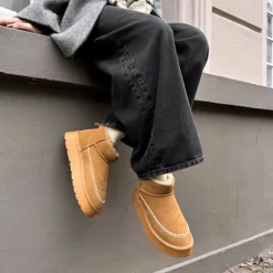 Manfield Cognac suède snowboots^DAMES Enkellaarsjes