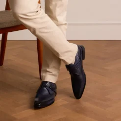 Donkerblauwe gespschoenen van leer^Heren Gespschoenen