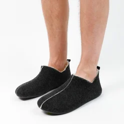 Manfield Donkergrijze pantoffels^Heren Pantoffels