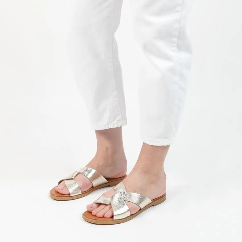 Manfield Gouden leren slippers^DAMES Slippers