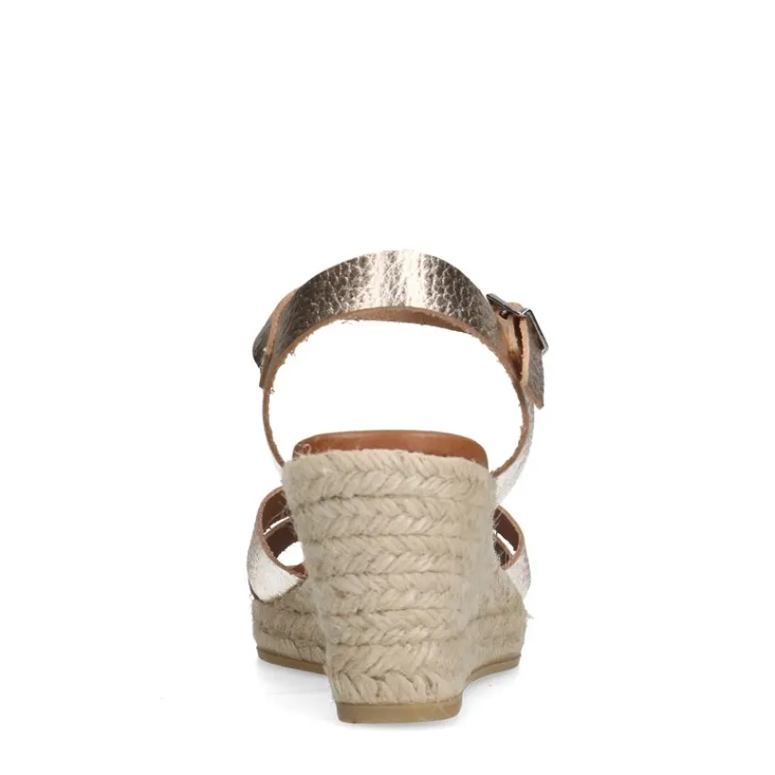 Manfield Goudkleurige leren sleehakken^DAMES Espadrilles|Sandalen