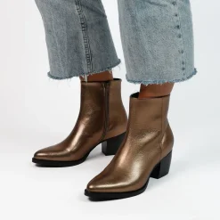 Manfield Goudkleurige metallic leren enkellaarsjes^DAMES Enkellaarsjes