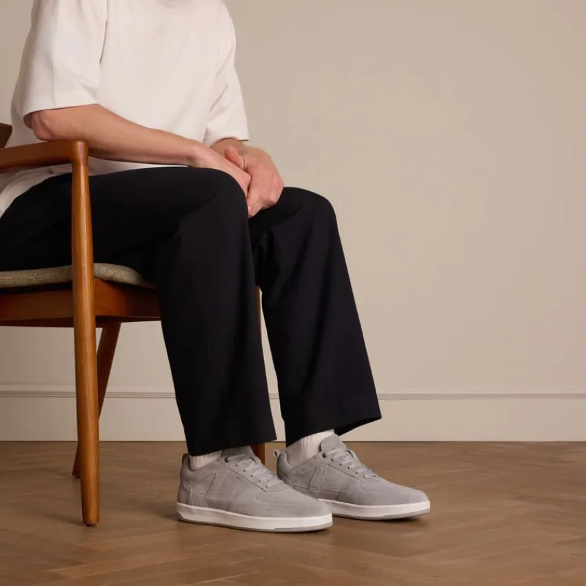 Manfield Grijze suède sneakers^Heren Sneakers