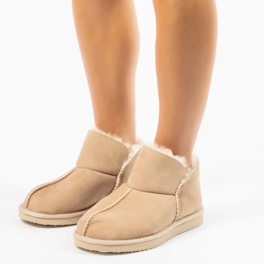 Manfield Hoge beige pantoffels met wollen voering^DAMES Pantoffels