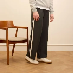 Manfield Off white leren sneakers met suède details^Heren Sneakers