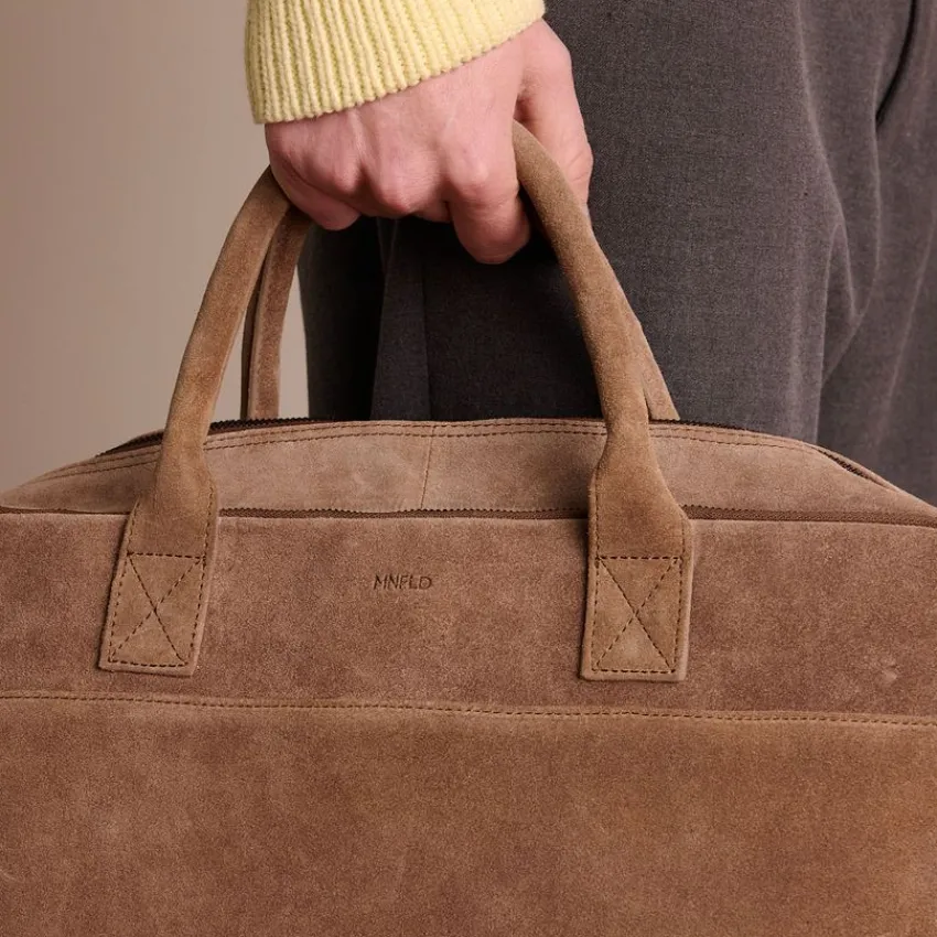 Manfield Taupe suède laptoptas 18.5 inch^ Laptoptassen