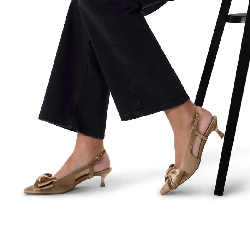Manfield Taupe velours slingbacks met strik^DAMES Pumps|Slingbacks
