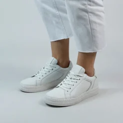 Manfield Witte leren sneakers^DAMES Sneakers