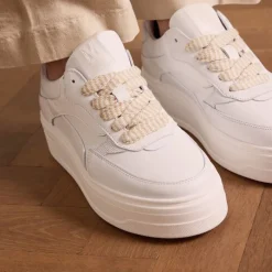 Manfield Witte leren sneakers^DAMES Sneakers