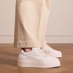 Manfield Witte leren sneakers^DAMES Sneakers