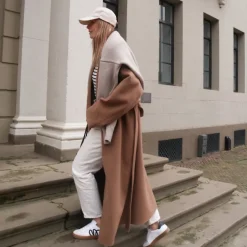 Manfield Witte leren sneakers met zwarte details^DAMES Sneakers