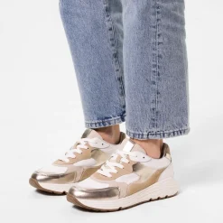 Manfield Witte leren sneakers met goudkleurige details^DAMES Sneakers