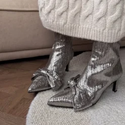 Manfield Zilveren glitter enkellaarsjes met hak^DAMES Enkellaarsjes