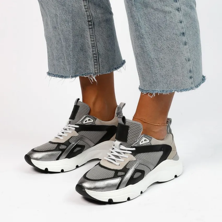 Manfield Zilverkleurige leren sneakers met mesh details^DAMES Sneakers