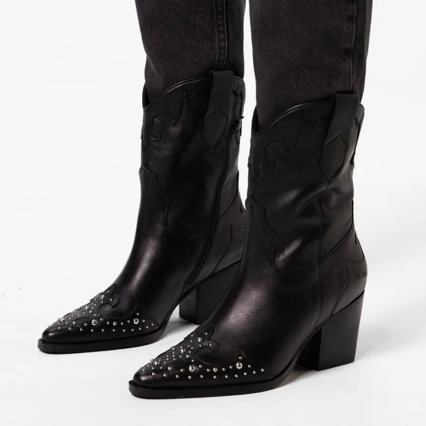 Manfield Zwarte leren cowboy laarzen met zilveren studs^DAMES Enkellaarsjes