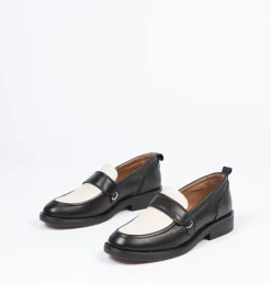Manfield Zwarte leren loafers met witte details^DAMES Loafers