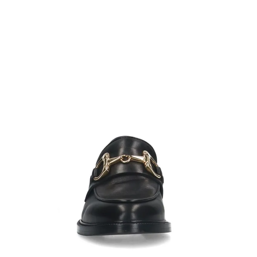 Manfield Zwarte leren loafers met goudkleurige chain^DAMES Loafers