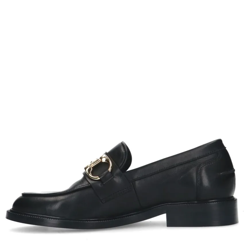 Manfield Zwarte leren loafers met goudkleurige chain^DAMES Loafers