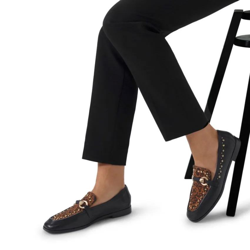 Manfield Zwarte leren loafers met details^DAMES Loafers