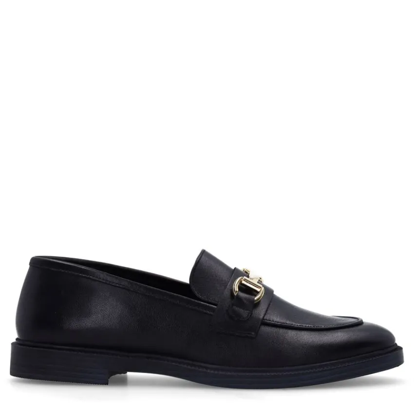 Manfield Zwarte leren loafers met goudkleurig detail^DAMES Loafers